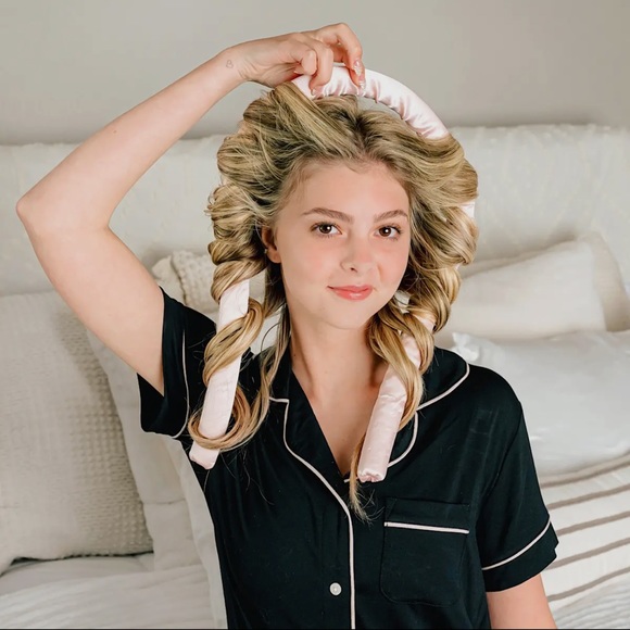 Heartless Satin Curler - Picture 3 of 4